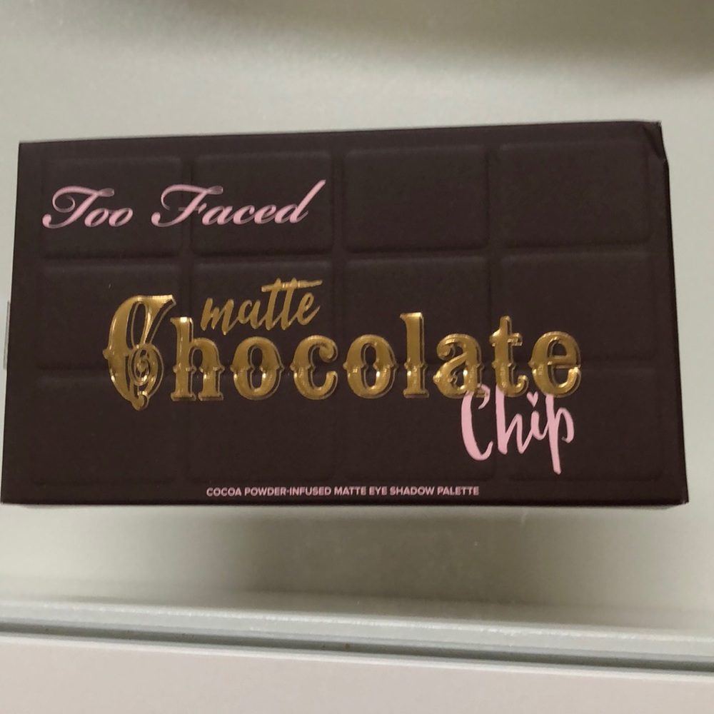 BNIB Too Faced Matte Chocolate Chip Palette